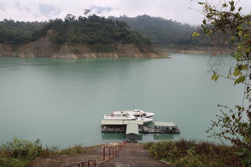 嘉義大埔一日遊。曾文水庫遊艇環湖、全台唯一合法釣魚台 釣魚賞鷹、吸收負離子、美食、資深玩家私藏秘境