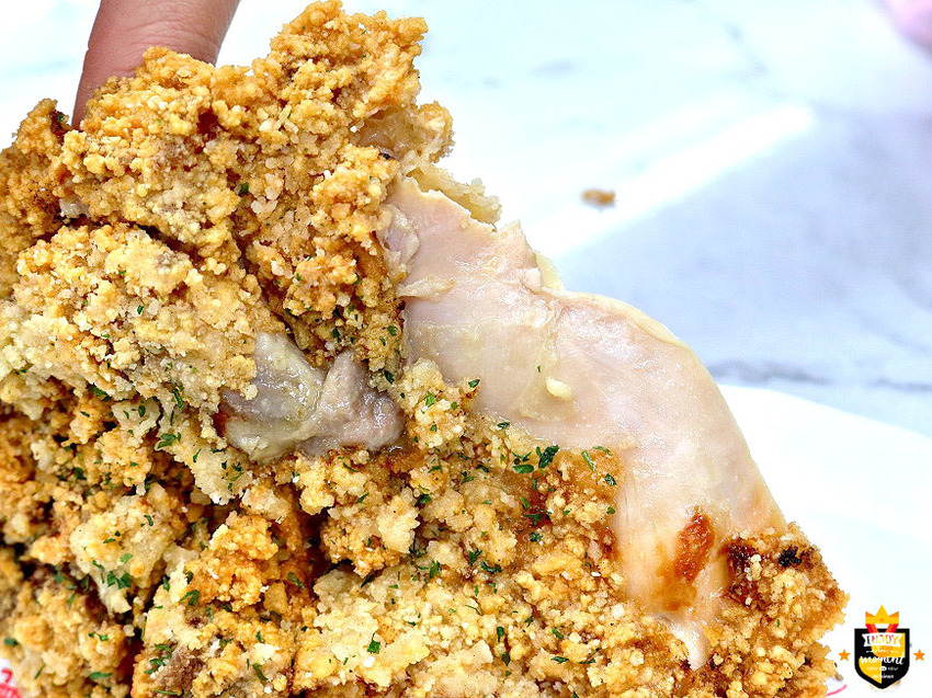 台南雞排／限量供應只賣平日／嚴選食材現點現炸／獨家香料醃漬／在地人私藏口袋名單／沒吃會想念吃過會懷念／學生族的回憶