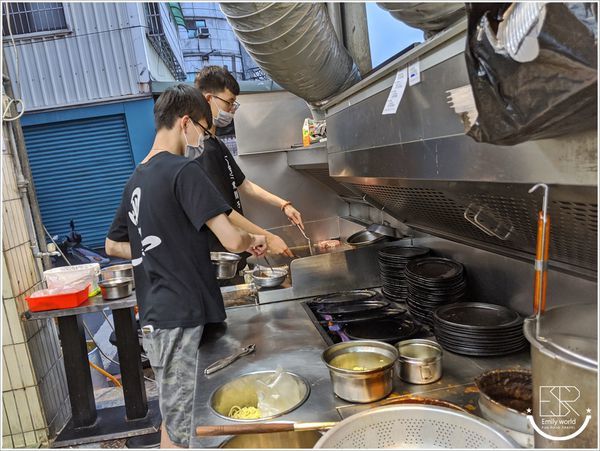 黑鬍子牛排隱藏在中壢觀光夜市 (1)..jpg