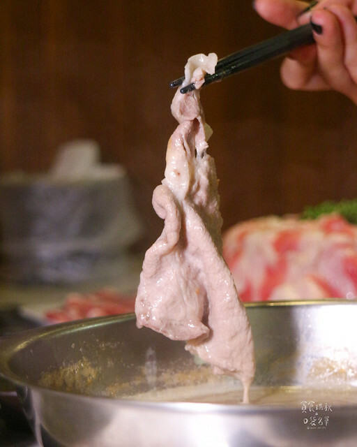 台中東區｜1KG浮誇安格斯牛肉盤｜最便宜平日午間特惠只要238元就有季節蔬菜自助吧吃到飽｜昭日堂燒肉旗下火鍋品牌｜鍋好日