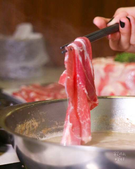 台中東區｜1KG浮誇安格斯牛肉盤｜最便宜平日午間特惠只要238元就有季節蔬菜自助吧吃到飽｜昭日堂燒肉旗下火鍋品牌｜鍋好日