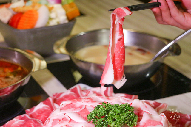 台中東區｜1KG浮誇安格斯牛肉盤｜最便宜平日午間特惠只要238元就有季節蔬菜自助吧吃到飽｜昭日堂燒肉旗下火鍋品牌｜鍋好日