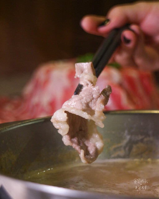 台中東區｜1KG浮誇安格斯牛肉盤｜最便宜平日午間特惠只要238元就有季節蔬菜自助吧吃到飽｜昭日堂燒肉旗下火鍋品牌｜鍋好日