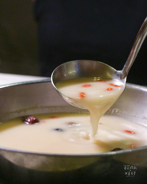 台中東區｜1KG浮誇安格斯牛肉盤｜最便宜平日午間特惠只要238元就有季節蔬菜自助吧吃到飽｜昭日堂燒肉旗下火鍋品牌｜鍋好日