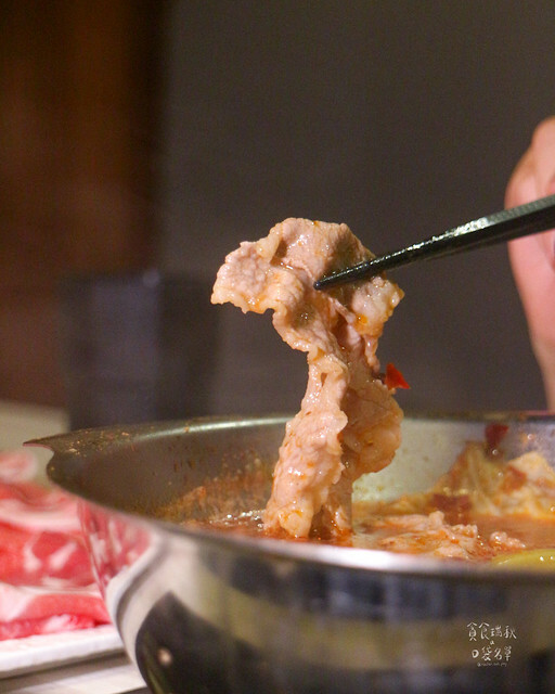 台中東區｜1KG浮誇安格斯牛肉盤｜最便宜平日午間特惠只要238元就有季節蔬菜自助吧吃到飽｜昭日堂燒肉旗下火鍋品牌｜鍋好日