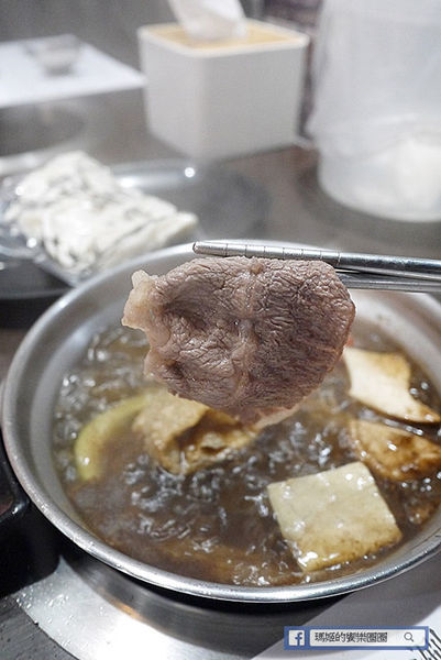 內湖涮涮鍋【東湖涮涮鍋】高CP值頂級肉品+好風味湯頭/東湖站吃到飽火鍋/東湖美食/明治冰淇淋爆米花吃到飽