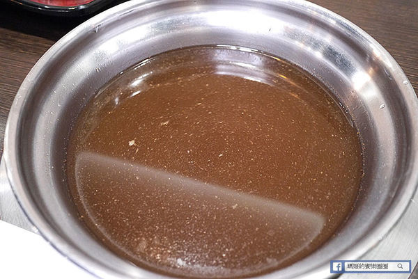 內湖涮涮鍋【東湖涮涮鍋】高CP值頂級肉品+好風味湯頭/東湖站吃到飽火鍋/東湖美食/明治冰淇淋爆米花吃到飽