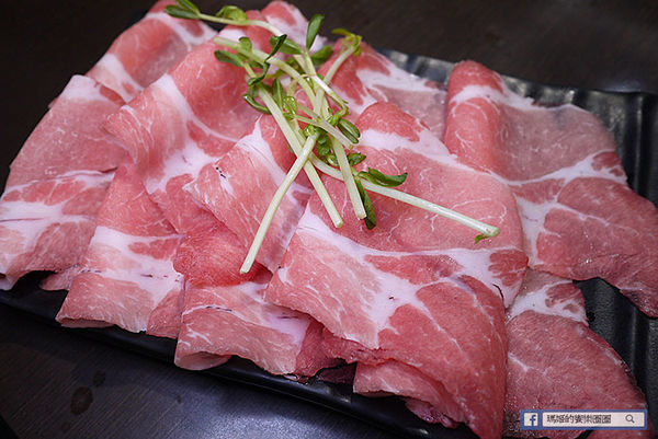 內湖涮涮鍋【東湖涮涮鍋】高CP值頂級肉品+好風味湯頭/東湖站吃到飽火鍋/東湖美食/明治冰淇淋爆米花吃到飽