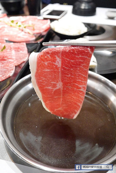 內湖涮涮鍋【東湖涮涮鍋】高CP值頂級肉品+好風味湯頭/東湖站吃到飽火鍋/東湖美食/明治冰淇淋爆米花吃到飽