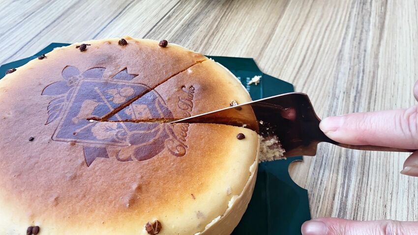 2021年辣媽節限定口味｜起士公爵Ｘ膳馨Ｘ吳寶春最強聯名｜美英小川椒乳酪蛋糕｜香麻椒辣油遇上余順豐花生醬｜肉麻不辣新口感