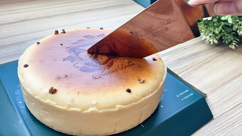 2021年辣媽節限定口味｜起士公爵Ｘ膳馨Ｘ吳寶春最強聯名｜美英小川椒乳酪蛋糕｜香麻椒辣油遇上余順豐花生醬｜肉麻不辣新口感