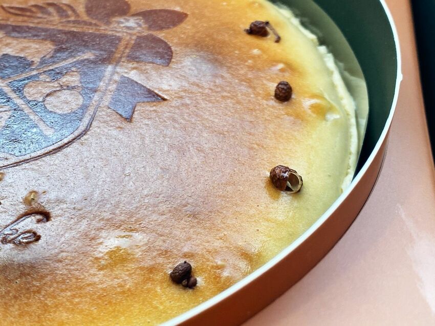 2021年辣媽節限定口味｜起士公爵Ｘ膳馨Ｘ吳寶春最強聯名｜美英小川椒乳酪蛋糕｜香麻椒辣油遇上余順豐花生醬｜肉麻不辣新口感