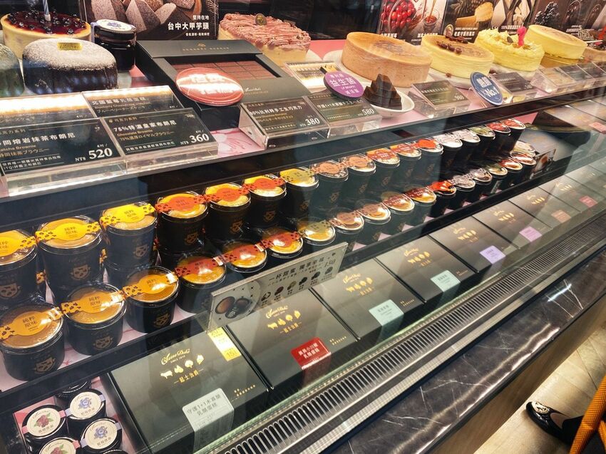 2021年辣媽節限定口味｜起士公爵Ｘ膳馨Ｘ吳寶春最強聯名｜美英小川椒乳酪蛋糕｜香麻椒辣油遇上余順豐花生醬｜肉麻不辣新口感