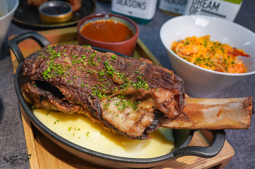 金窯義式料理+路易奇別樓》高雄大立美食街最強黃金角落「精緻包廂空間」,揪好友”義”起吃美食!! @緹雅瑪 美食旅遊趣 金窯義式料理+路易奇別樓》高雄大立美食街最強黃金角落「精緻包廂空間」,揪好友”義”起吃美食!! @緹雅瑪 美食旅遊趣