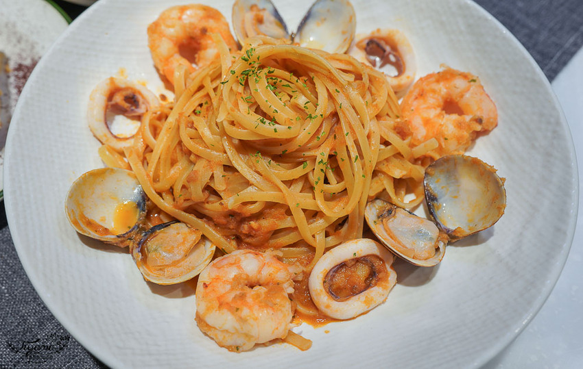 金窯義式料理+路易奇別樓》高雄大立美食街最強黃金角落「精緻包廂空間」,揪好友”義”起吃美食!! @緹雅瑪 美食旅遊趣 金窯義式料理+路易奇別樓》高雄大立美食街最強黃金角落「精緻包廂空間」,揪好友”義”起吃美食!! @緹雅瑪 美食旅遊趣