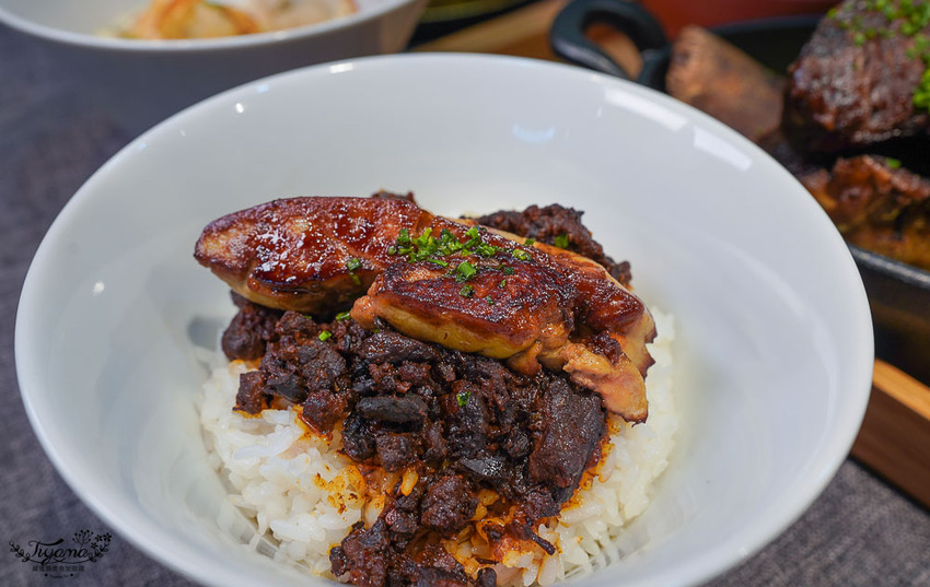 金窯義式料理+路易奇別樓》高雄大立美食街最強黃金角落「精緻包廂空間」,揪好友”義”起吃美食!! @緹雅瑪 美食旅遊趣 金窯義式料理+路易奇別樓》高雄大立美食街最強黃金角落「精緻包廂空間」,揪好友”義”起吃美食!! @緹雅瑪 美食旅遊趣