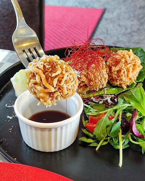 【新北蘆洲】快樂花園義麵坊 • 蘆洲親子餐廳推薦,蘆洲平價餐廳,家庭聚餐推薦,附設親子遊樂區