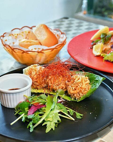 【新北蘆洲】快樂花園義麵坊 • 蘆洲親子餐廳推薦,蘆洲平價餐廳,家庭聚餐推薦,附設親子遊樂區