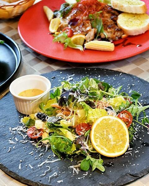 【新北蘆洲】快樂花園義麵坊 • 蘆洲親子餐廳推薦,蘆洲平價餐廳,家庭聚餐推薦,附設親子遊樂區