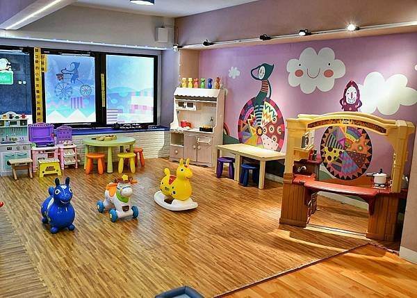 【新北蘆洲】快樂花園義麵坊 • 蘆洲親子餐廳推薦,蘆洲平價餐廳,家庭聚餐推薦,附設親子遊樂區