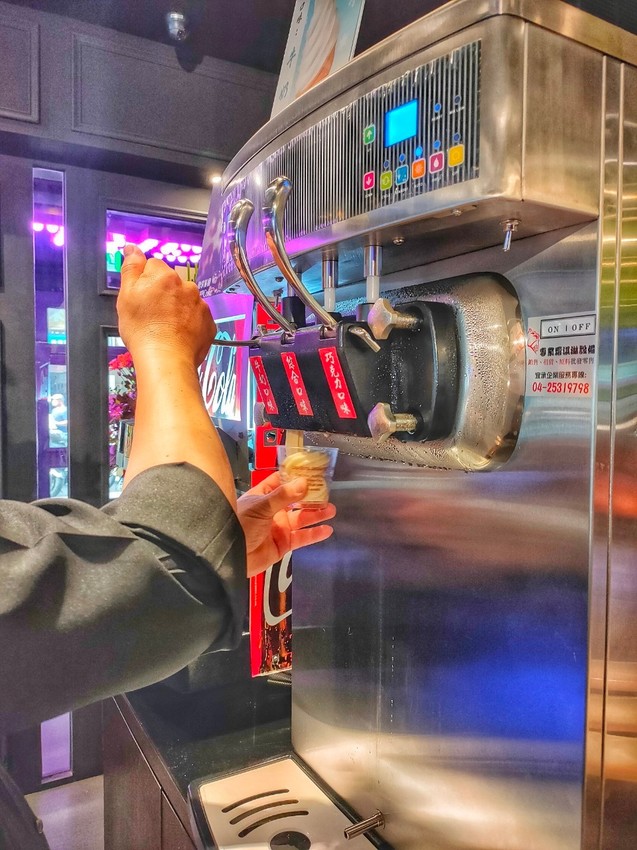 桃園中壢美食-億魚麻辣鍋-極致烤魚.和牛麻辣鍋吃到飽，雙主菜享受再加分  (邀約) @民宿女王芽月-美食.旅遊.全台趴趴走