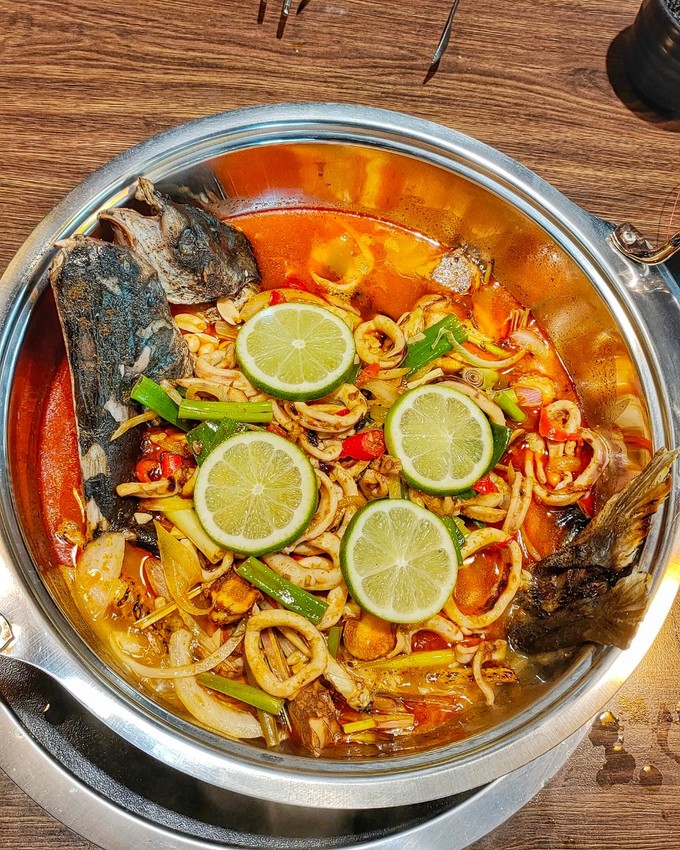 桃園中壢美食-億魚麻辣鍋-極致烤魚.和牛麻辣鍋吃到飽，雙主菜享受再加分  (邀約) @民宿女王芽月-美食.旅遊.全台趴趴走