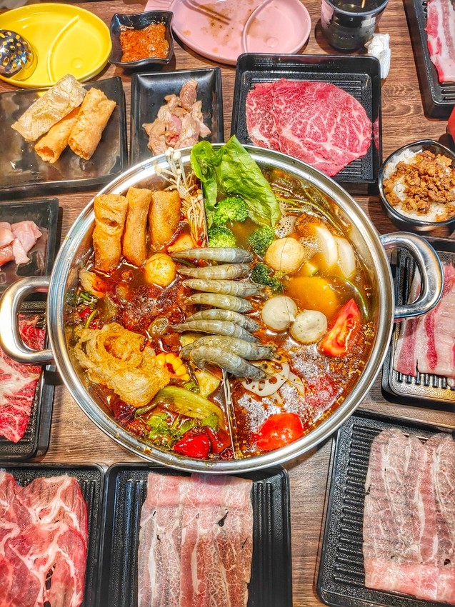 桃園中壢美食-億魚麻辣鍋-極致烤魚.和牛麻辣鍋吃到飽，雙主菜享受再加分  (邀約) @民宿女王芽月-美食.旅遊.全台趴趴走