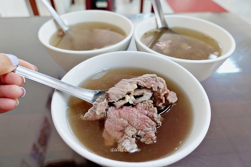 【台南】安平 林牛肉湯 藥膳牛肉湯配免費滷肉飯 24小時營業 - 水晶安蹄 不務正業過生活