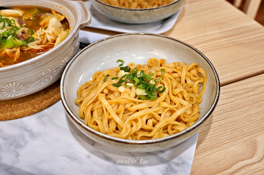 【台北】信義區 一鍋小麻辣 人少吃鍋也OK 後山埤美食 - 水晶安蹄 不務正業過生活