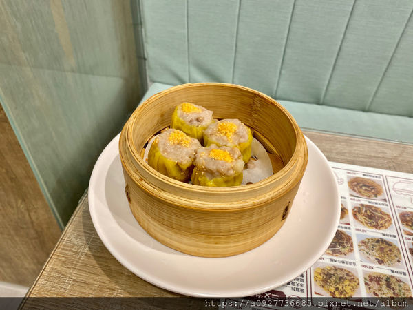 台北茶餐廳/美食必踩點/港式茶餐廳，中山區美食推薦，CP值超高、適合包場慶生，道地的香港主廚、想吃正統港點的你千萬不容錯過「港飲港食茶餐廳」近南京復興捷運站，交通方便，吃港