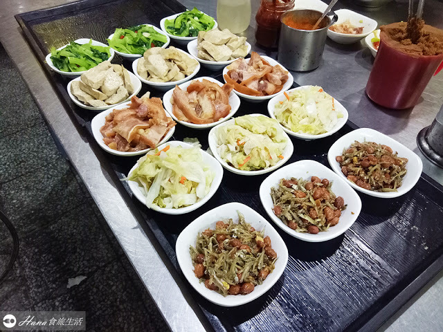 【台北中山】林東芳牛肉麵 | 八德路附近美食 不吃也可以的人氣排隊宵夜 必點招牌花干