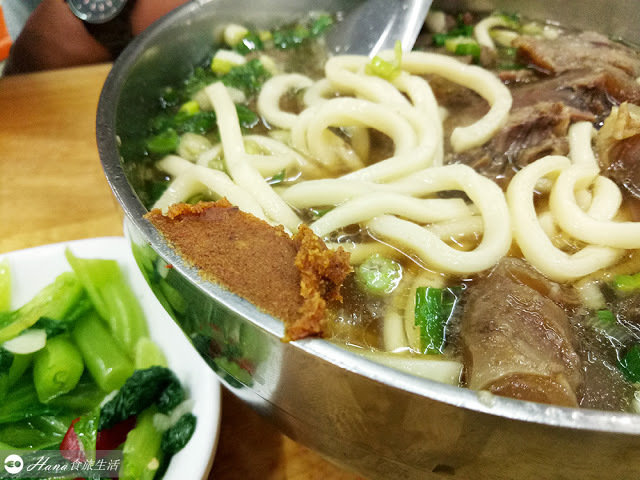 【台北中山】林東芳牛肉麵 | 八德路附近美食 不吃也可以的人氣排隊宵夜 必點招牌花干