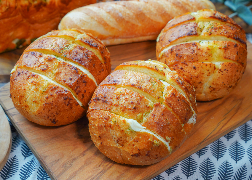 [高雄]The Original One TOO-韓國超夯「爆漿奶油大蒜麵包」高雄也吃得到!每日出爐秒殺 @美食好芃友