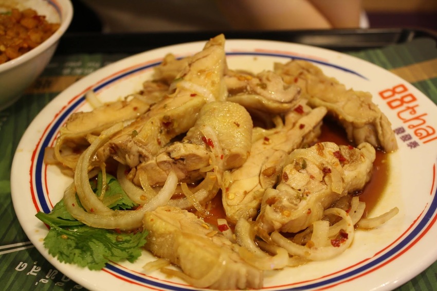 【板橋泰式料理推薦】88thai發發泰-一個人也能自在享受的泰式簡餐,獨創泰式香腸全台全台獨一無二