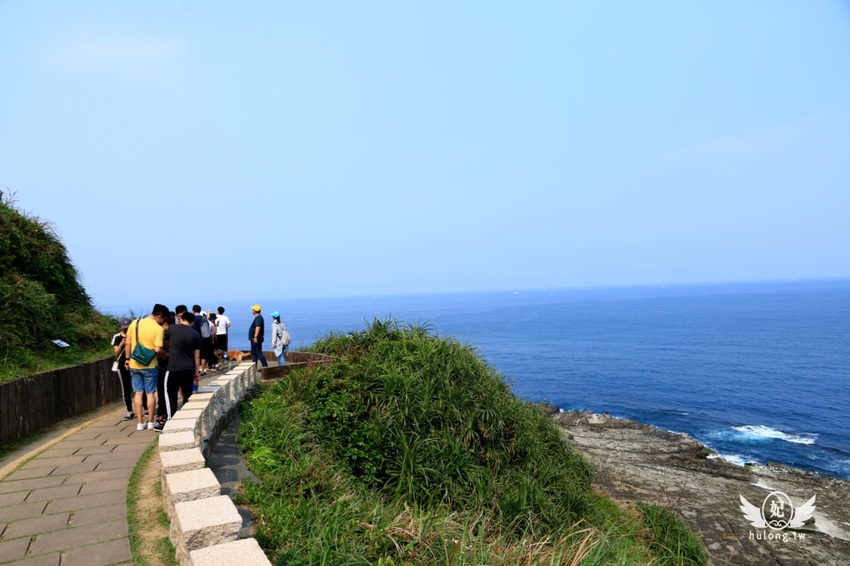 「聽濤營區」鼻頭角步道迷彩神秘感新秘境|聽濤營區咖啡開放時間|東北角景點! - 珍太妃旅遊親子生活