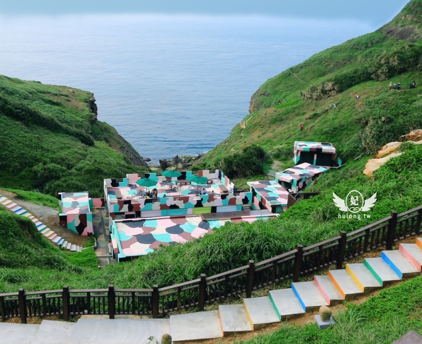 「聽濤營區」鼻頭角步道迷彩神秘感新秘境|聽濤營區咖啡開放時間|東北角景點! - 珍太妃旅遊親子生活