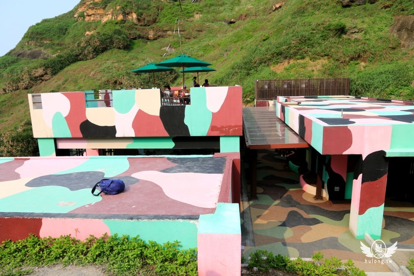 「聽濤營區」鼻頭角步道迷彩神秘感新秘境|聽濤營區咖啡開放時間|東北角景點! - 珍太妃旅遊親子生活