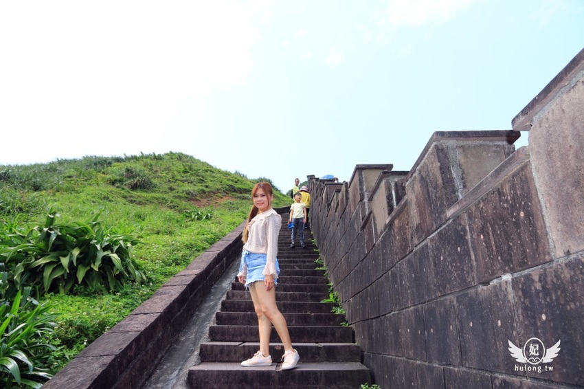 「聽濤營區」鼻頭角步道迷彩神秘感新秘境|聽濤營區咖啡開放時間|東北角景點! - 珍太妃旅遊親子生活