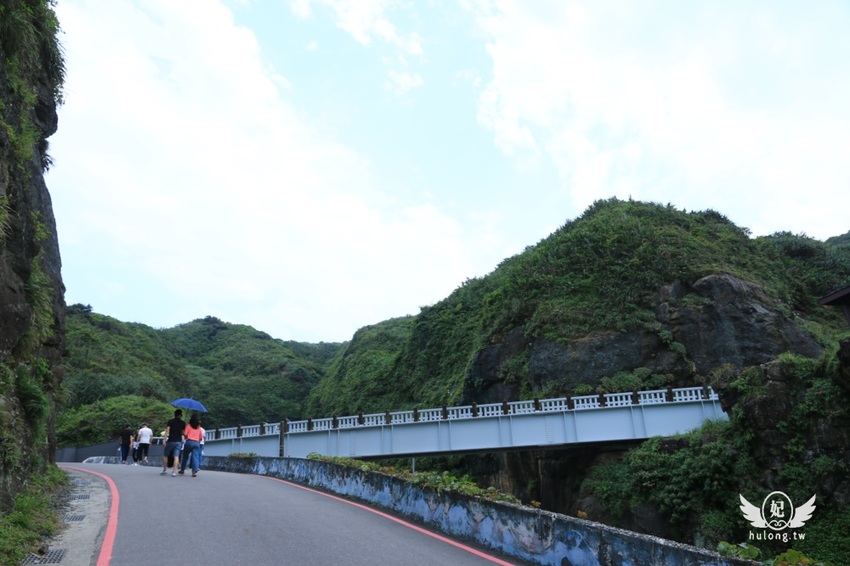 「聽濤營區」鼻頭角步道迷彩神秘感新秘境|聽濤營區咖啡開放時間|東北角景點! - 珍太妃旅遊親子生活
