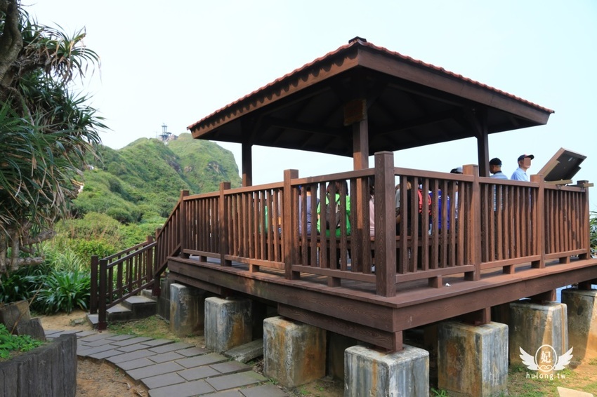 「聽濤營區」鼻頭角步道迷彩神秘感新秘境|聽濤營區咖啡開放時間|東北角景點! - 珍太妃旅遊親子生活