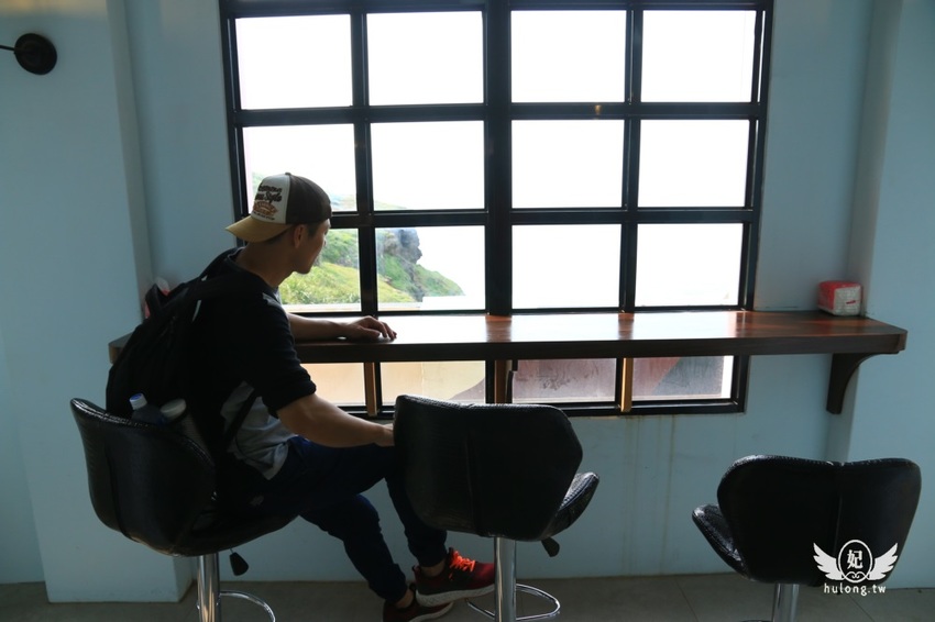 「聽濤營區」鼻頭角步道迷彩神秘感新秘境|聽濤營區咖啡開放時間|東北角景點! - 珍太妃旅遊親子生活