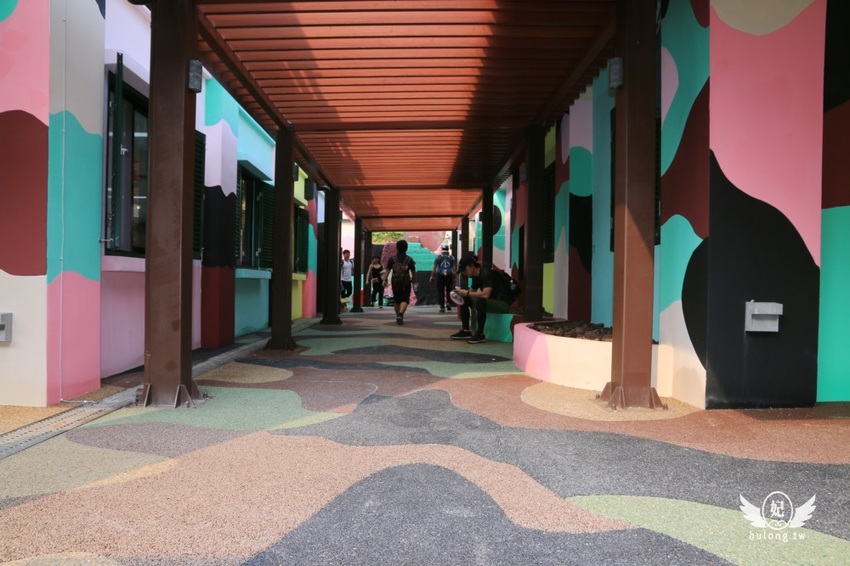 「聽濤營區」鼻頭角步道迷彩神秘感新秘境|聽濤營區咖啡開放時間|東北角景點! - 珍太妃旅遊親子生活