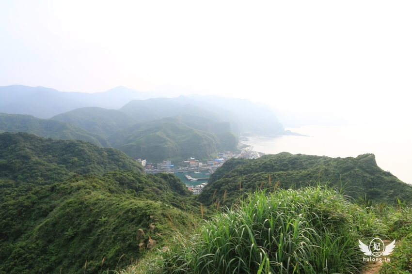 「聽濤營區」鼻頭角步道迷彩神秘感新秘境|聽濤營區咖啡開放時間|東北角景點! - 珍太妃旅遊親子生活