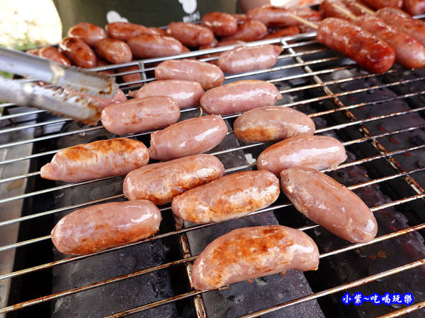 彩虹玉米-烤香腸-雅聞七里香草玫瑰森林馬路對面 (5).jpg