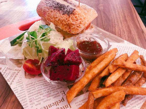 永和美食「U NEED 小餐館」頂溪捷運站1號出口附近早午餐 ,下午茶好去處 ,巷弄美食推薦 2018.11月（初訪+二訪）