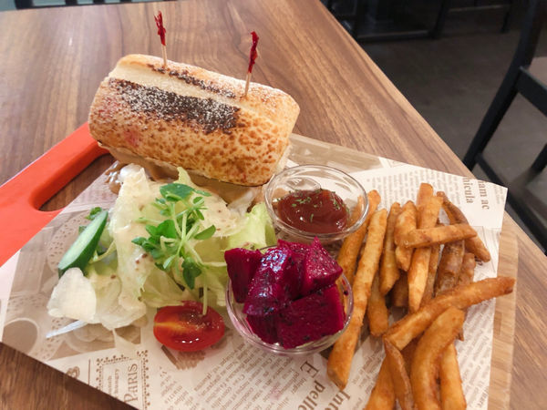 永和美食「U NEED 小餐館」頂溪捷運站1號出口附近早午餐 ,下午茶好去處 ,巷弄美食推薦 2018.11月（初訪+二訪）