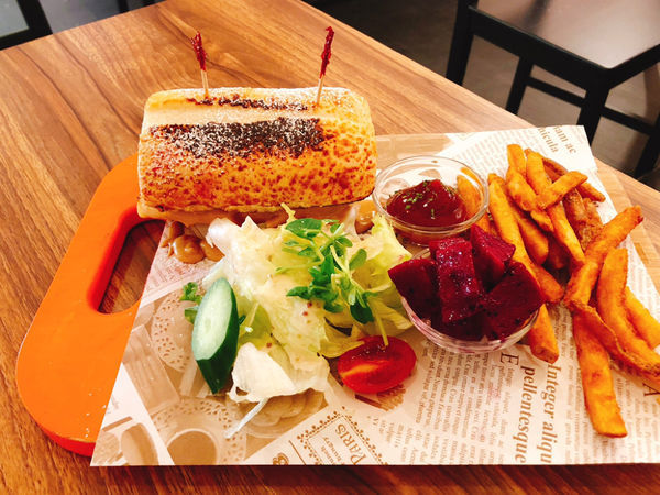 永和美食「U NEED 小餐館」頂溪捷運站1號出口附近早午餐 ,下午茶好去處 ,巷弄美食推薦 2018.11月（初訪+二訪）