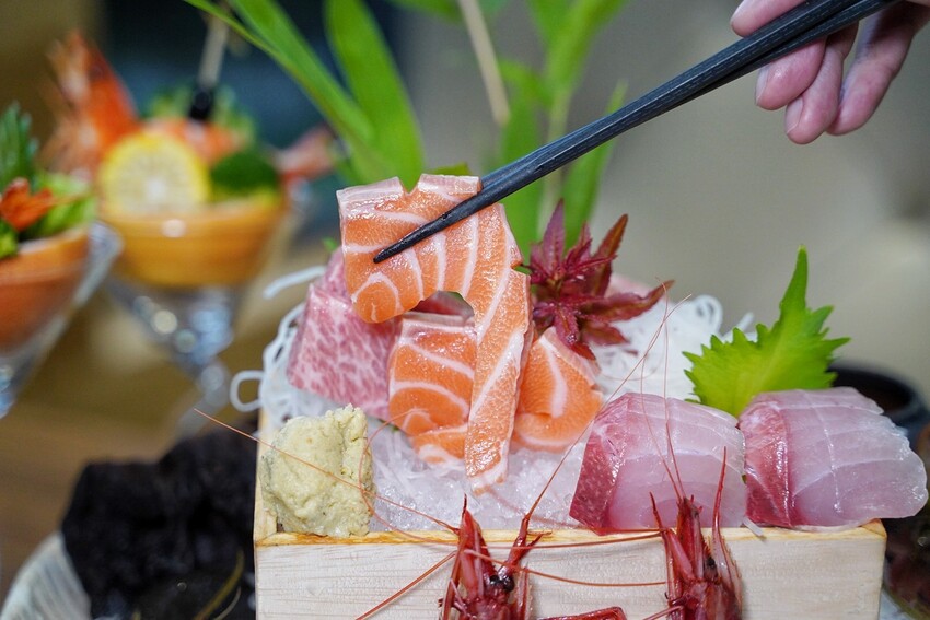 【桃園美食】這間『田川日本料理』融合台式合菜與日式料理的餐廳，還有多種價位的無菜單料理套餐可以選擇，整體價格平實且附設專屬停車場！ - 阿華田的美食日記