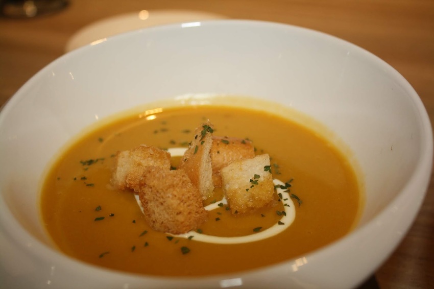 【信義區美食】bistro WAYO -日本獨家技術乾式熟成牛肉，創意地中海料理餐點，遠百信義a13餐廳推薦