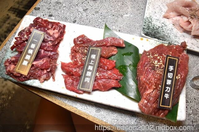 桃園和牛吃到飽餐廳推薦 | 鬥佐燒肉桃園店 新菜單上線 加價NT$618 享日本A5和牛、鮭魚菲力無限量供應吃到飽 還有啤酒、沙瓦免費無限量暢飲 -  就是這樣。吃喝玩樂。愛漂亮部落格 - Fashi